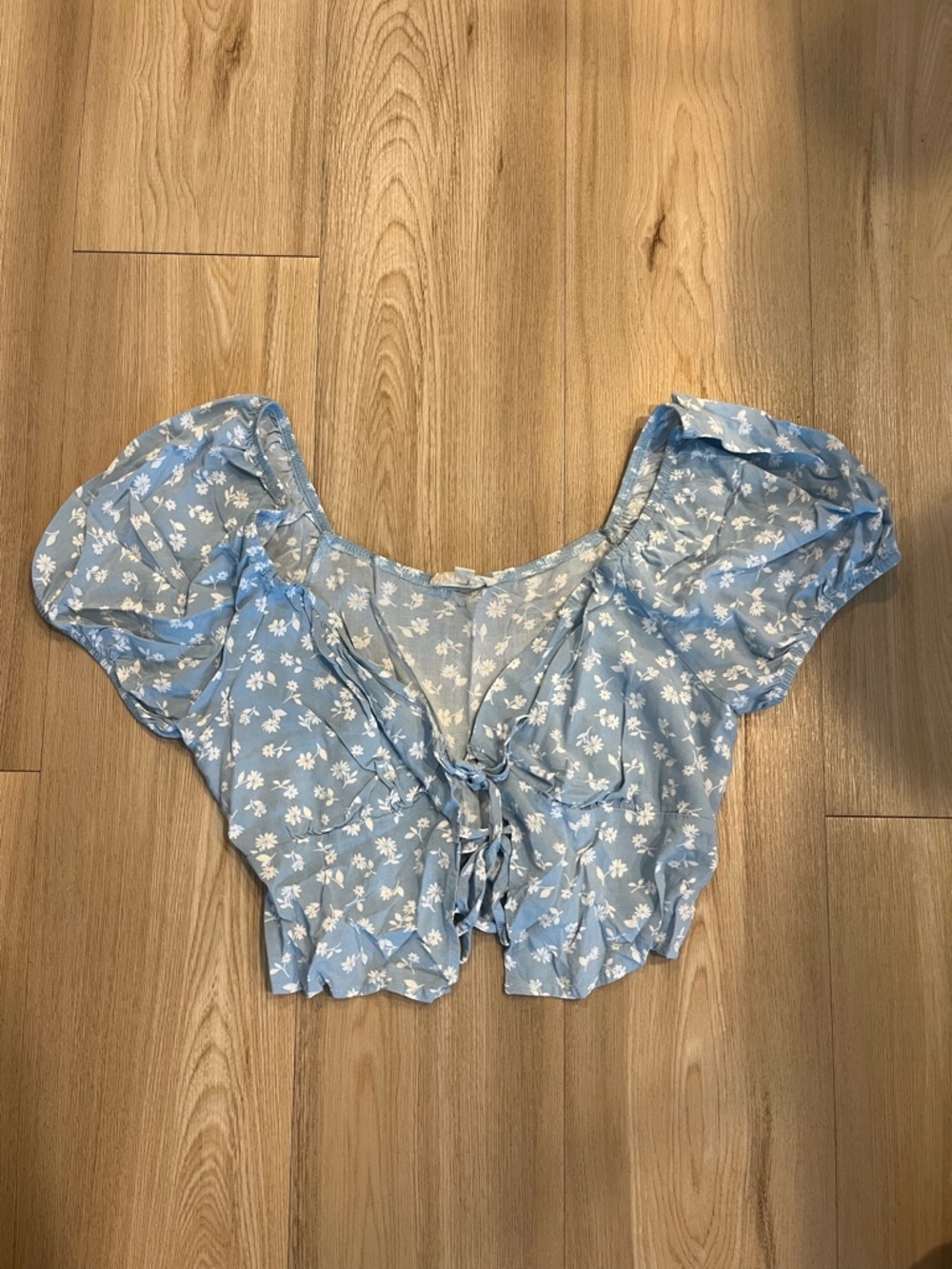 Pacsun Light Blue Floral Tie-Front Puff Sleeve Top